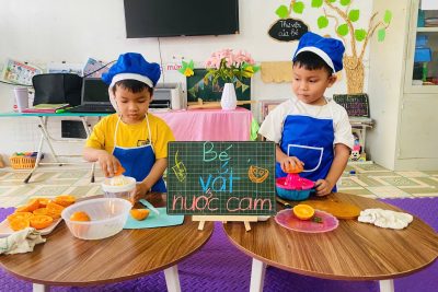 Hoạt động trải nghiệm “Vắt nước cam” của các bé lớp B4